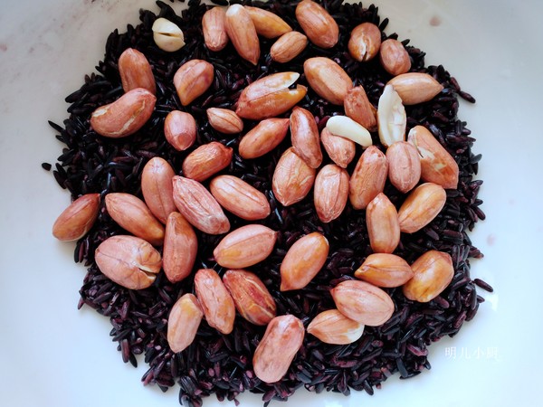 蒸米糕的做法-甜味蒸菜譜-易網健康養生網 蒸米糕的做法-甜味蒸菜譜