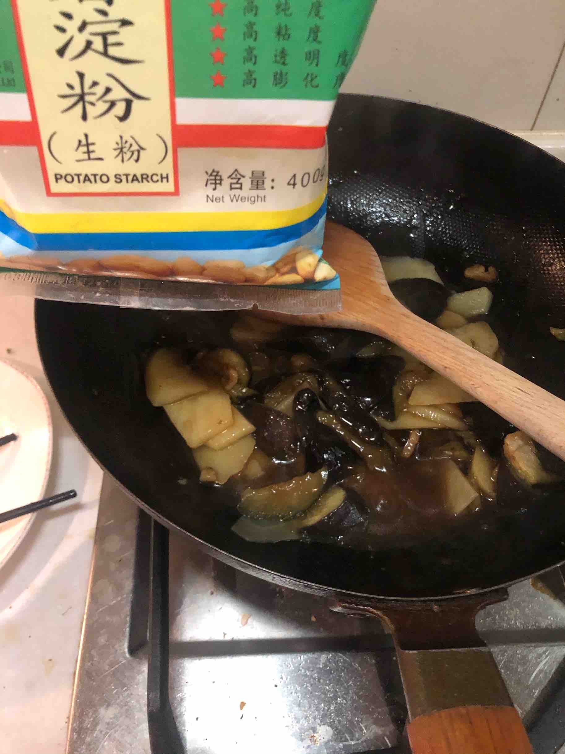 超級(jí)簡(jiǎn)單、健康的茄子燒土豆的做法-咸鮮味燉菜譜-易網(wǎng)健康養(yǎng)生網(wǎng) 超級(jí)簡(jiǎn)單、健康的茄子燒土豆的做法-咸鮮味燉菜譜
