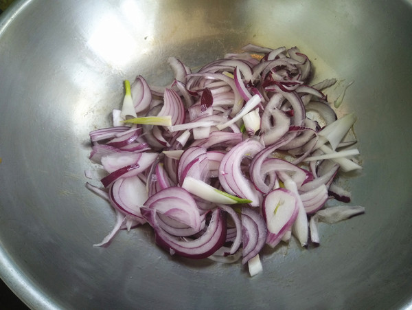 土豆絲炒洋蔥的做法-家常味炒菜譜-易網健康養生網 土豆絲炒洋蔥的做法-家常味炒菜譜