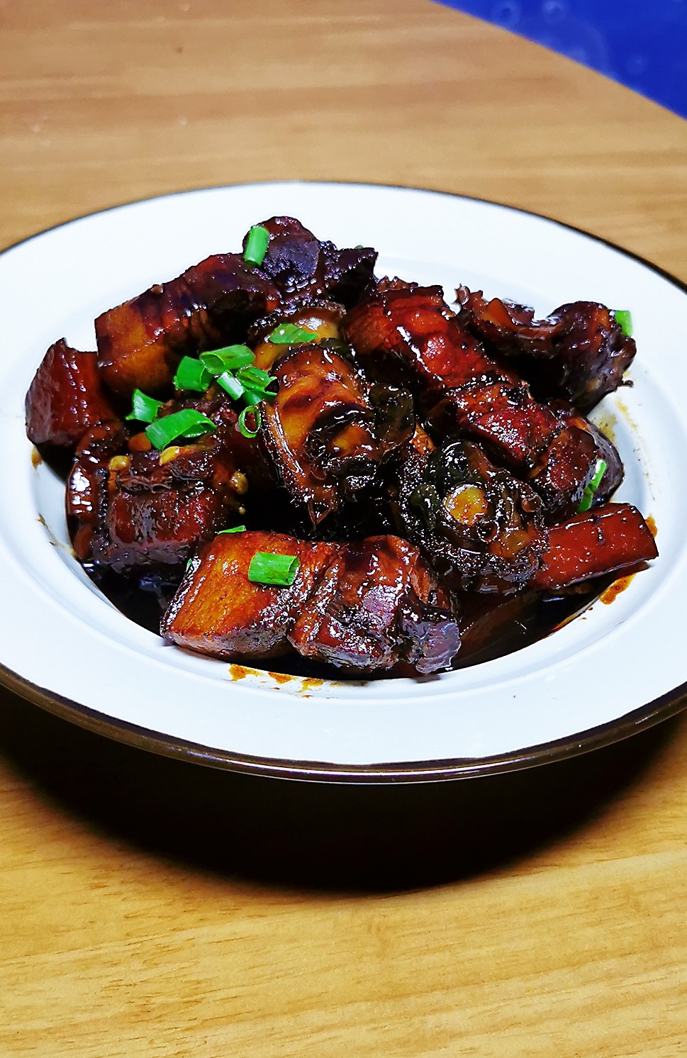 五花肉燉小鮑魚的做法-家常味燉菜譜