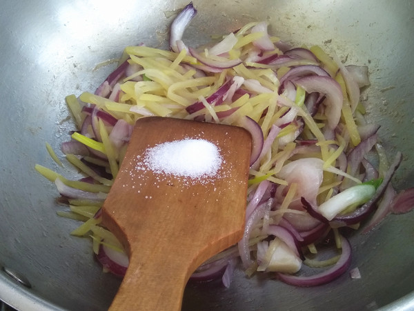 土豆絲炒洋蔥的做法-家常味炒菜譜-易網健康養生網 土豆絲炒洋蔥的做法-家常味炒菜譜