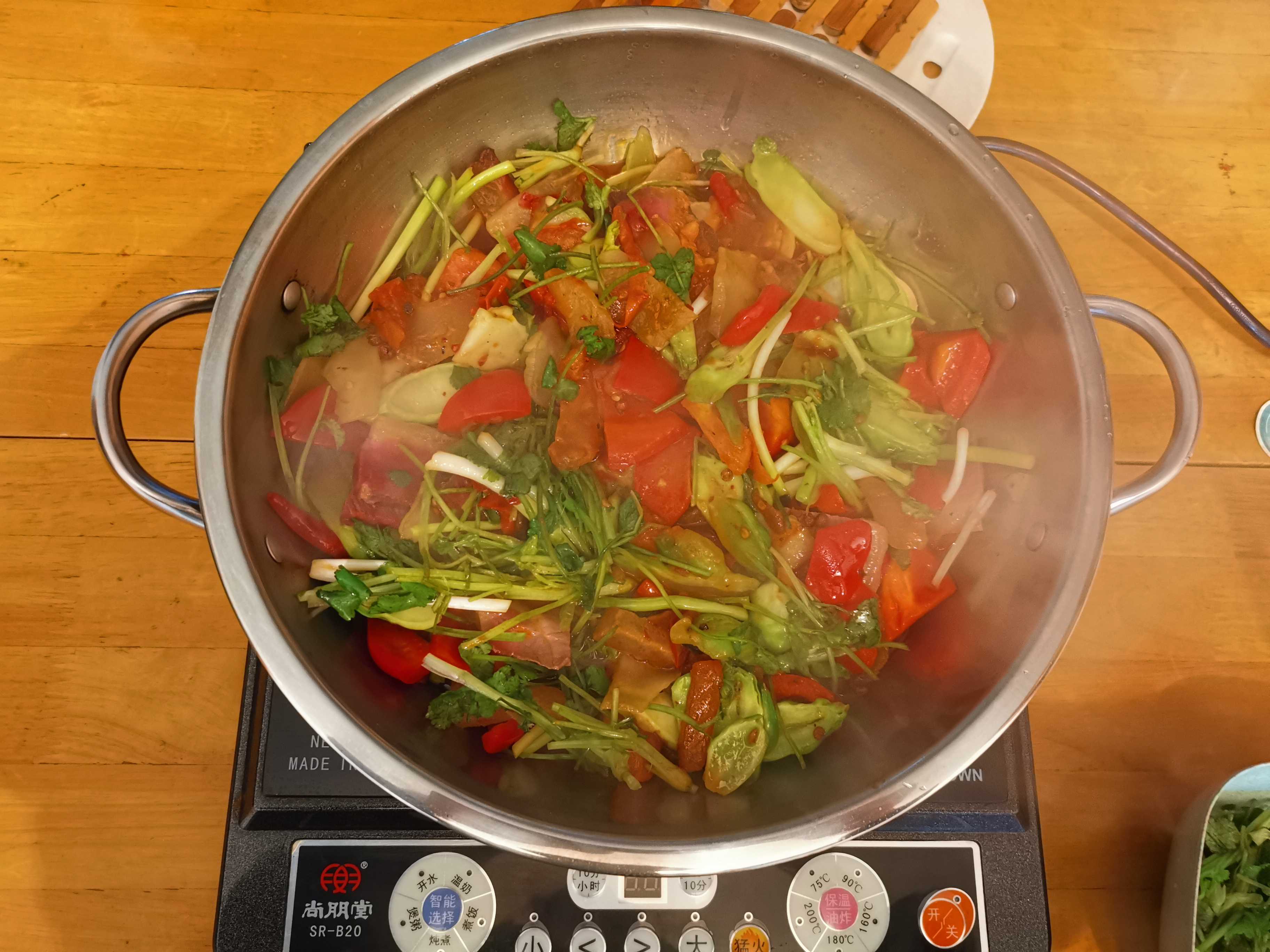 干鍋臘肉兒菜的做法-咸鮮味炒菜譜