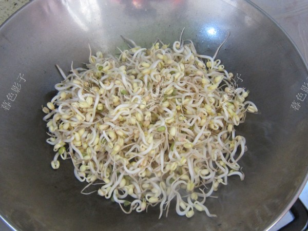 自家發(fā)的綠豆芽的做法-家常味炒菜譜-易網(wǎng)健康養(yǎng)生網(wǎng) 自家發(fā)的綠豆芽的做法-家常味炒菜譜