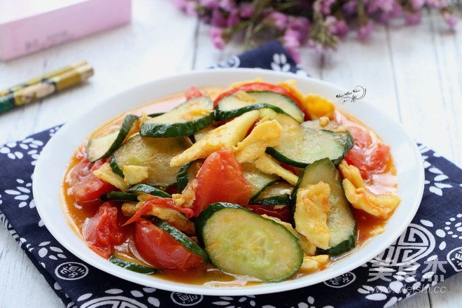 西紅柿黃瓜炒蛋的做法-家常味炒菜譜