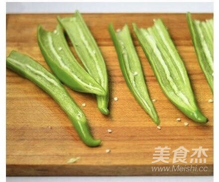 尖椒釀肉的做法-香辣味煎菜譜-易網健康養生網 尖椒釀肉的做法-香辣味煎菜譜