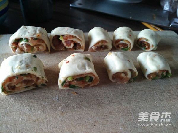 肉末小花卷的做法-香辣味蒸菜譜-易網健康養生網 肉末小花卷的做法-香辣味蒸菜譜