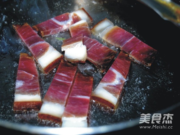 西芹炒臘肉的做法-家常味炒菜譜-易網(wǎng)健康養(yǎng)生網(wǎng) 西芹炒臘肉的做法-家常味炒菜譜