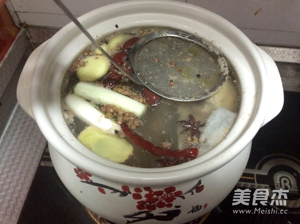 香菇雞湯的做法-咸鮮味燉菜譜-易網健康養生網 香菇雞湯的做法-咸鮮味燉菜譜