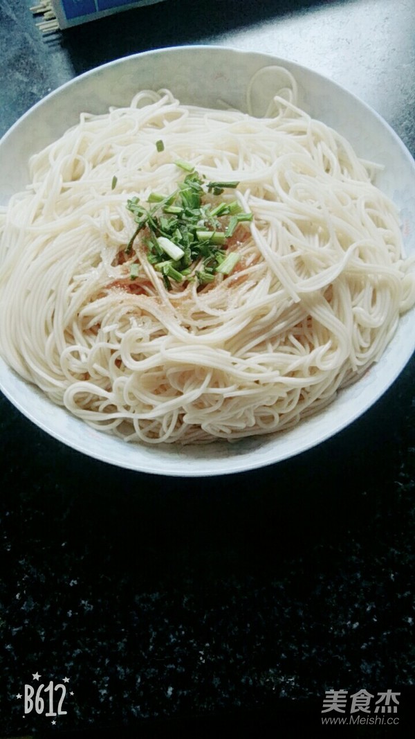 油蔥拌面的做法-蔥香味拌菜譜-易網(wǎng)健康養(yǎng)生網(wǎng) 油蔥拌面的做法-蔥香味拌菜譜