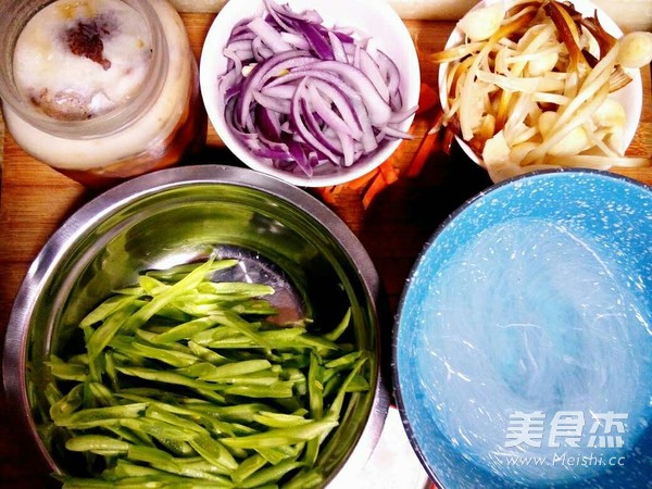 蕓豆粉絲的做法-家常味燉菜譜-易網<a href=http://www.jsjjzhkt.cn/ target=_blank class=infotextkey>健康養生</a>網 蕓豆粉絲的做法-家常味燉菜譜