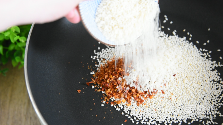 避風塘炒年糕的做法-麻辣味炒菜譜-易網健康養生網 避風塘炒年糕的做法-麻辣味炒菜譜