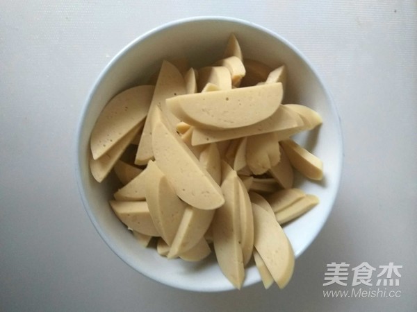 角瓜炒香腸的做法-家常味炒菜譜-易網健康養生網 角瓜炒香腸的做法-家常味炒菜譜