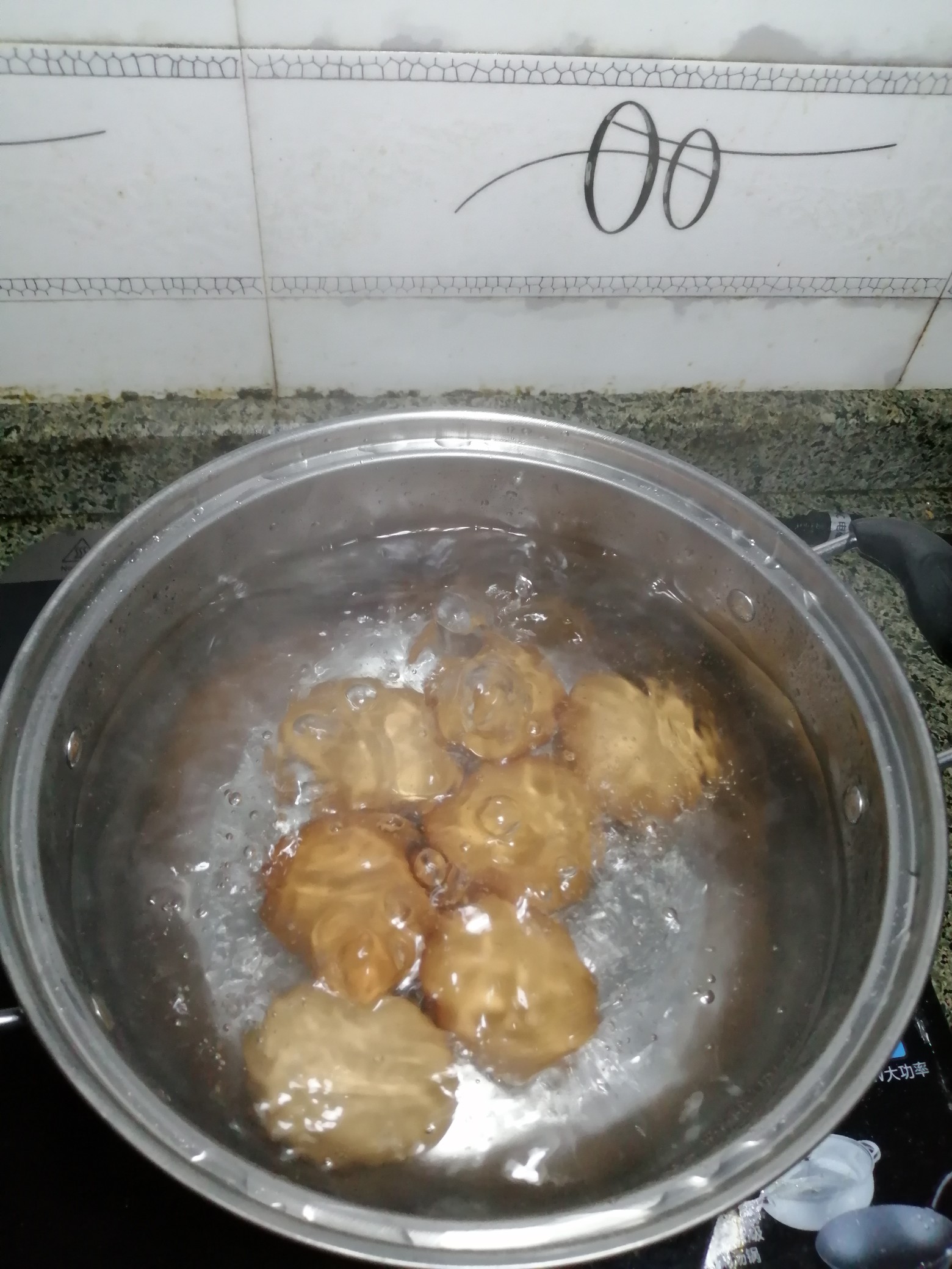 簡單的虎皮雞蛋的做法-家常味炸菜譜-易網<a href=http://www.jsjjzhkt.cn/ target=_blank class=infotextkey>健康養生</a>網 簡單的虎皮雞蛋的做法-家常味炸菜譜