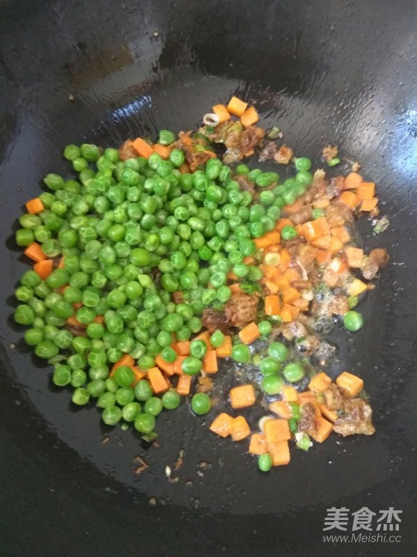 豌豆炒飯的做法-家常味炒菜譜-易網(wǎng)健康養(yǎng)生網(wǎng) 豌豆炒飯的做法-家常味炒菜譜