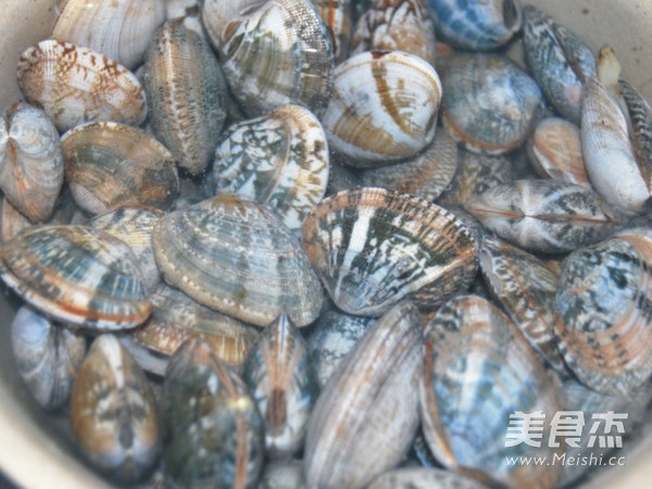 辣炒花蛤的做法-香辣味炒菜譜-易網<a href=http://www.jsjjzhkt.cn/ target=_blank class=infotextkey>健康養生</a>網 辣炒花蛤的做法-香辣味炒菜譜