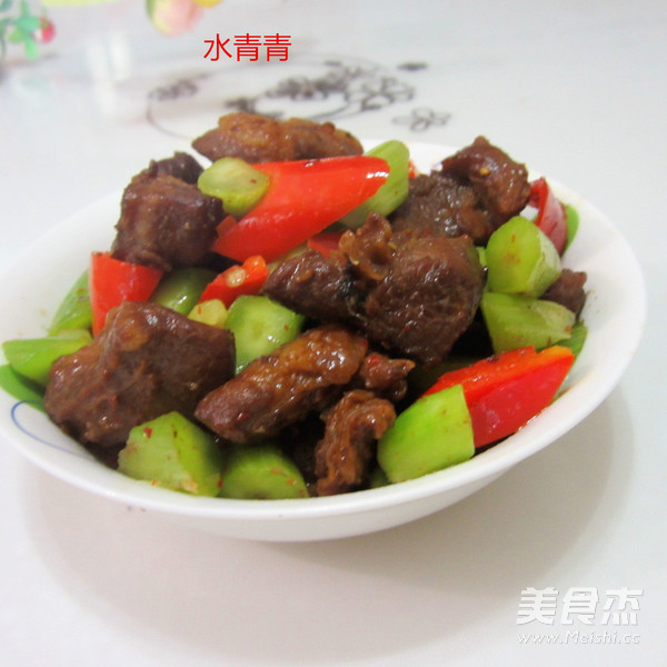 萵筍燜紅燒肉的做法-家常味燜菜譜