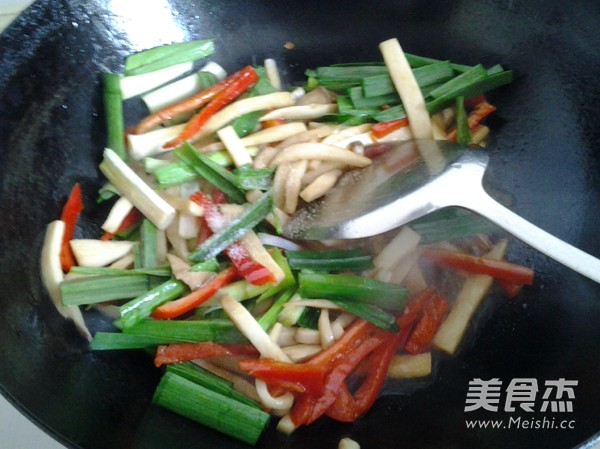 素炒杏鮑菇的做法-咸鮮味炒菜譜-易網健康養生網 素炒杏鮑菇的做法-咸鮮味炒菜譜