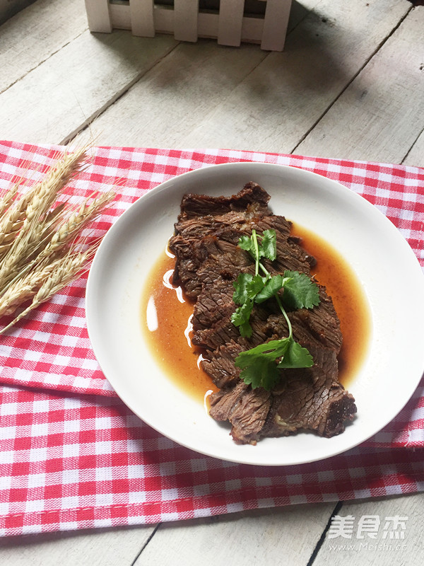 香鹵牛肉的做法-五香味鹵菜譜