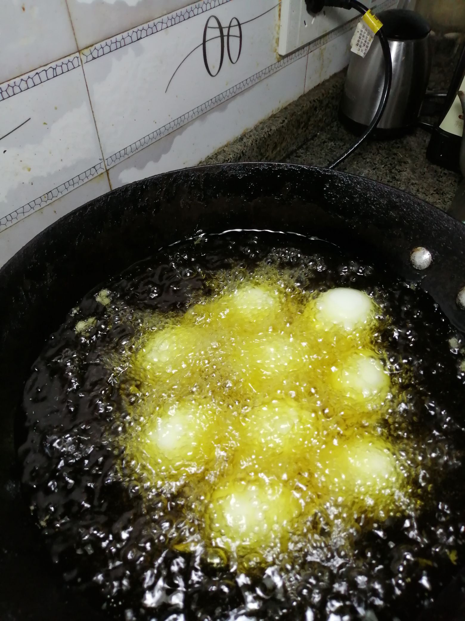 簡單的虎皮雞蛋的做法-家常味炸菜譜-易網健康養生網 簡單的虎皮雞蛋的做法-家常味炸菜譜