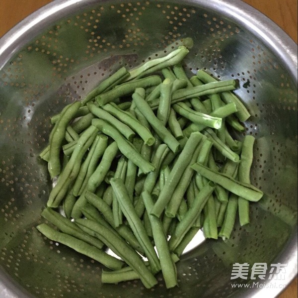 肉絲炒四季豆的做法-咸鮮味炒菜譜-易網健康養生網 肉絲炒四季豆的做法-咸鮮味炒菜譜