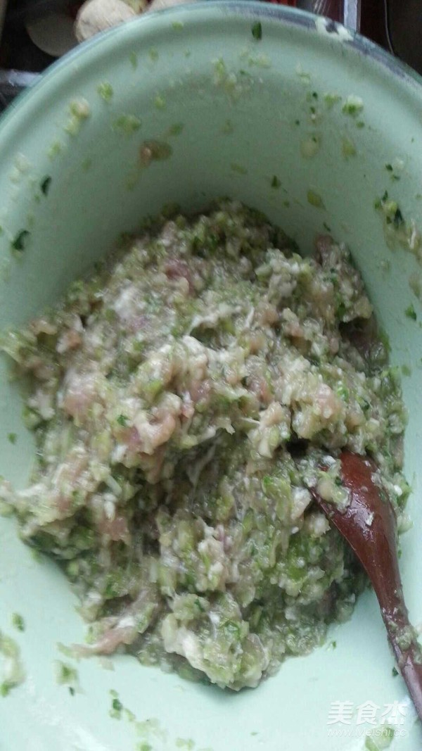 豬肉白菜包子的做法-家常味蒸菜譜-易網(wǎng)健康養(yǎng)生網(wǎng) 豬肉白菜包子的做法-家常味蒸菜譜