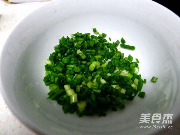 蔥油拌香菇的做法-蔥香味拌菜譜