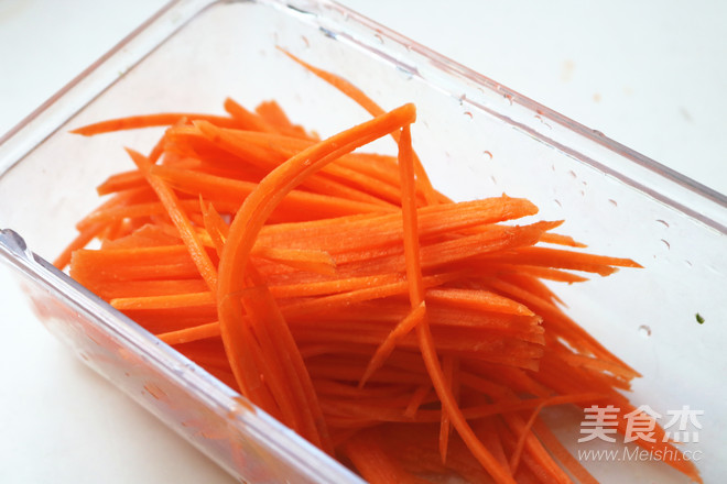 雞絲涼面的做法-家常味拌菜譜-易網健康養生網 雞絲涼面的做法-家常味拌菜譜