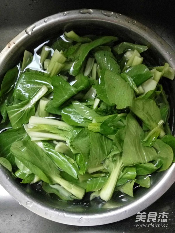 清炒小青菜的做法-家常味炒菜譜-易網<a href=http://www.jsjjzhkt.cn/ target=_blank class=infotextkey>健康養生</a>網 清炒小青菜的做法-家常味炒菜譜