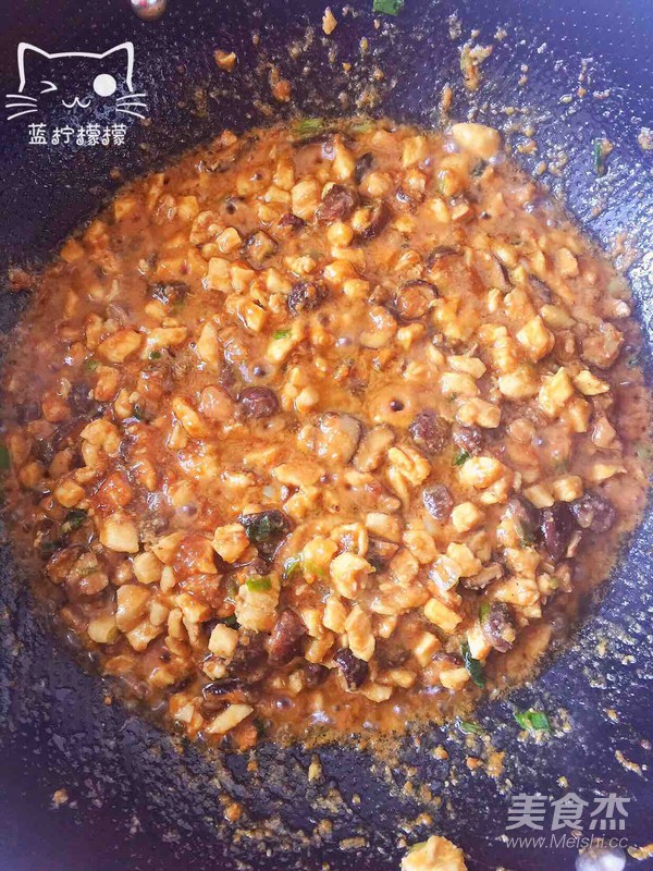 香菇雞肉炸醬面的做法-家常味炸菜譜-易網(wǎng)健康養(yǎng)生網(wǎng) 香菇雞肉炸醬面的做法-家常味炸菜譜