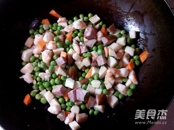 青蔬炒海鮮的做法-家常味炒菜譜-易網(wǎng)健康養(yǎng)生網(wǎng) 青蔬炒海鮮的做法-家常味炒菜譜