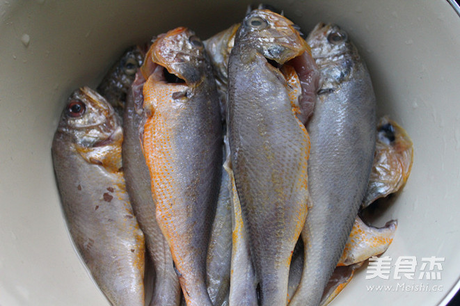 干炸黃花魚的做法-咸鮮味炸菜譜