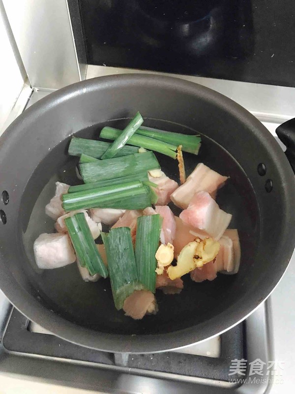 臘八蒜紅燒肉的做法-魚香味燉菜譜-易網健康養生網 臘八蒜紅燒肉的做法-魚香味燉菜譜