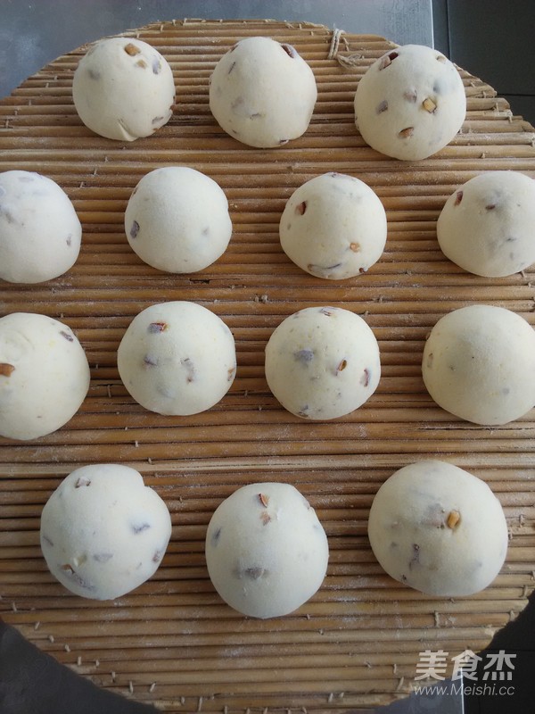 兩摻面紅棗饅頭的做法-甜味蒸菜譜-易網健康養生網 兩摻面紅棗饅頭的做法-甜味蒸菜譜