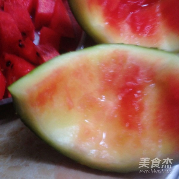 涼拌西瓜翠的做法-酸辣味腌菜譜-易網(wǎng)<a href=http://www.jsjjzhkt.cn/ target=_blank class=infotextkey>健康養(yǎng)生</a>網(wǎng) 涼拌西瓜翠的做法-酸辣味腌菜譜