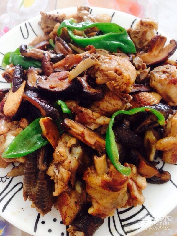 香菇炒雞的做法-家常味炒菜譜-易網(wǎng)健康養(yǎng)生網(wǎng) 香菇炒雞的做法-家常味炒菜譜