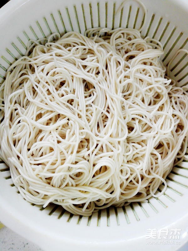 豆角肉絲炒面的做法-家常味炒菜譜