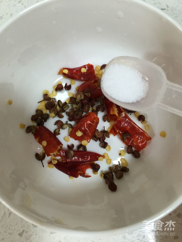 涼拌土豆絲的做法-酸辣味拌菜譜