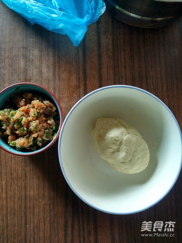 肉末小花卷的做法-香辣味蒸菜譜-易網<a href=http://www.jsjjzhkt.cn/ target=_blank class=infotextkey>健康養生</a>網 肉末小花卷的做法-香辣味蒸菜譜