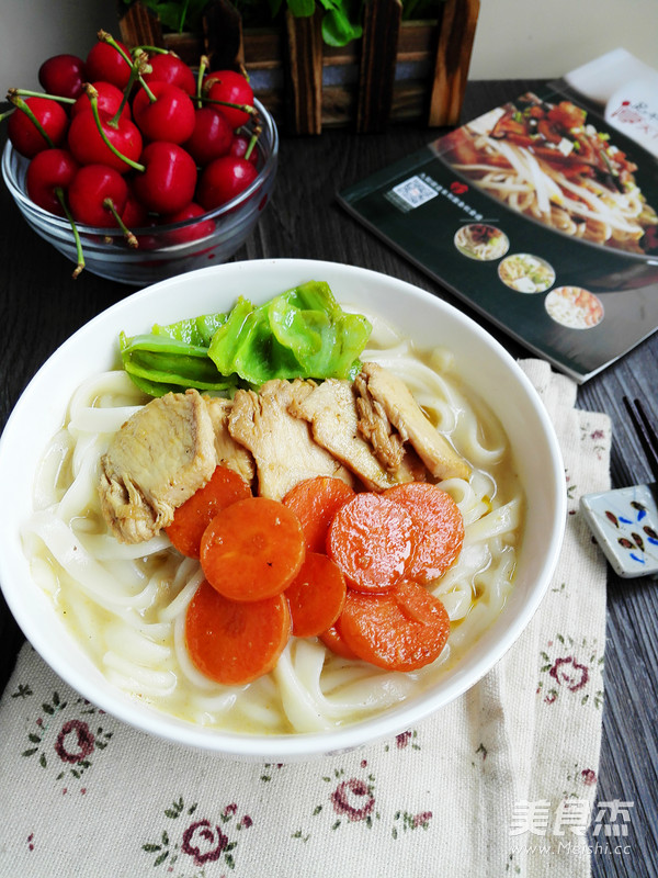 胡蘿卜雞肉面條的做法-家常味煮菜譜-易網健康養生網 胡蘿卜雞肉面條的做法-家常味煮菜譜