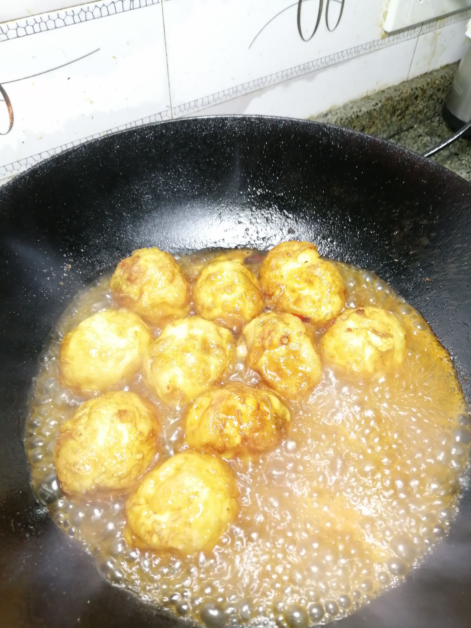 簡單的虎皮雞蛋的做法-家常味炸菜譜-易網健康養生網 簡單的虎皮雞蛋的做法-家常味炸菜譜