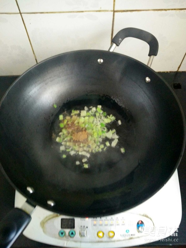 西蘭花炒胡蘿卜的做法-家常味炒菜譜-易網(wǎng)健康養(yǎng)生網(wǎng) 西蘭花炒胡蘿卜的做法-家常味炒菜譜