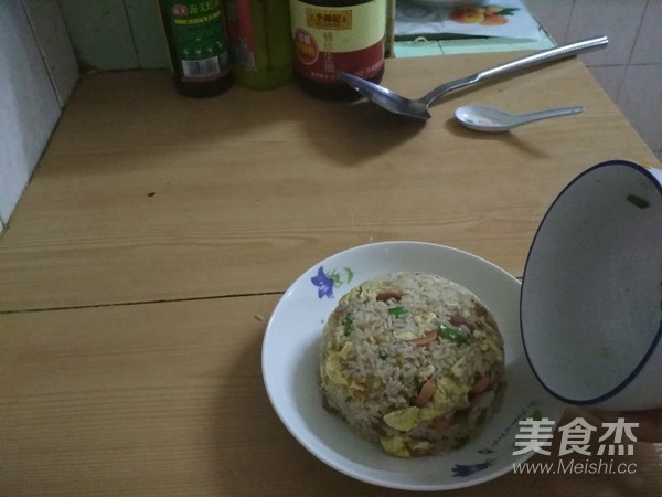 蛋腸炒飯的做法-家常味炒菜譜-易網健康養生網 蛋腸炒飯的做法-家常味炒菜譜