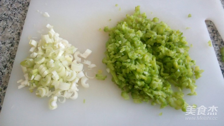 苦瓜雞蛋餅的做法-家常味煎菜譜