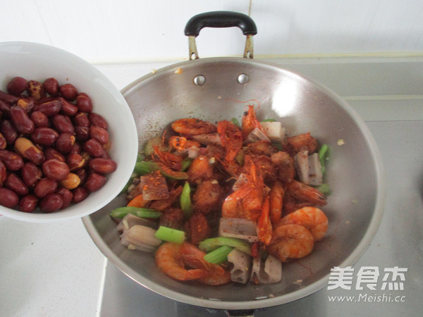 干鍋雞翅蝦的做法-香辣味燒菜譜-易網健康養生網 干鍋雞翅蝦的做法-香辣味燒菜譜