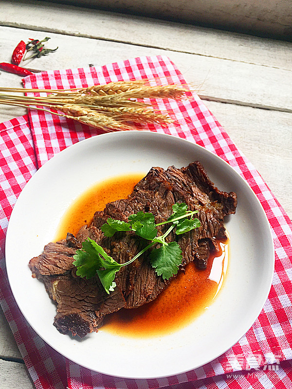 香鹵牛肉的做法-五香味鹵菜譜