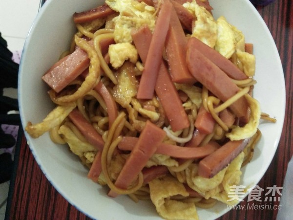 火腿蛋拌面的做法-咸鮮味拌菜譜