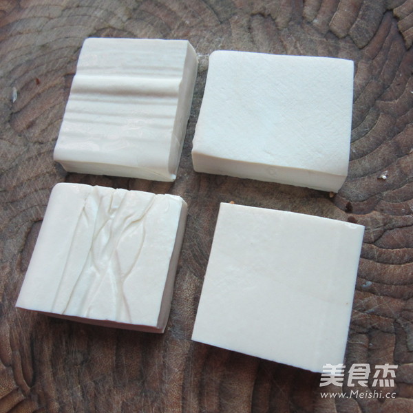 骨湯豆腐豬血香鍋的做法-家常味煮菜譜