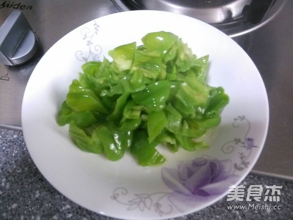 青椒雞翅的做法-其它口味燒菜譜-易網(wǎng)健康養(yǎng)生網(wǎng) 青椒雞翅的做法-其它口味燒菜譜