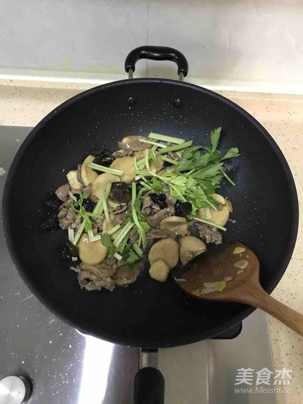 杏鮑菇肉片的做法-家常味炒菜譜-易網健康養生網 杏鮑菇肉片的做法-家常味炒菜譜