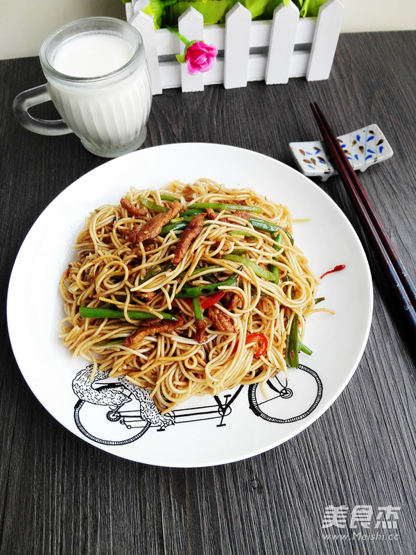 豆角肉絲炒面的做法-家常味炒菜譜